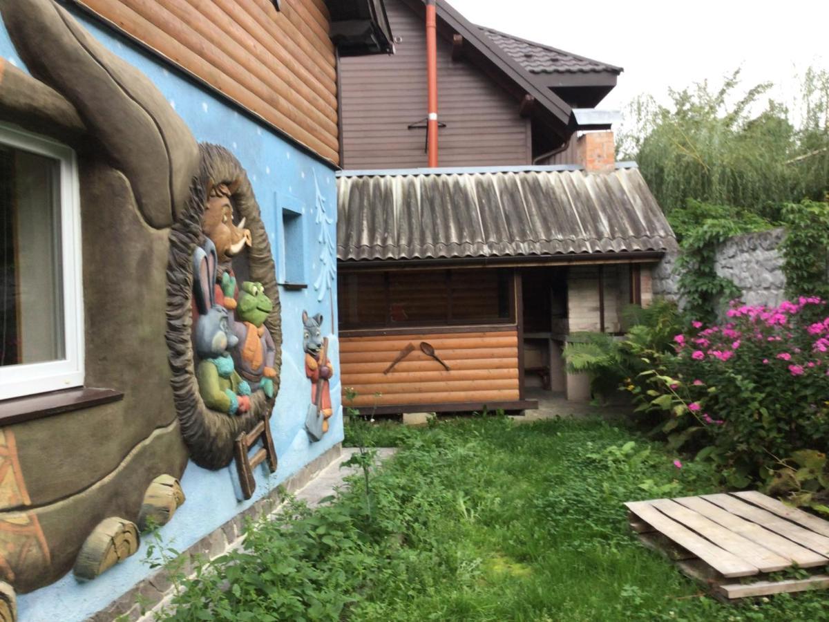 Рукавичка Yaremche Bagian luar foto