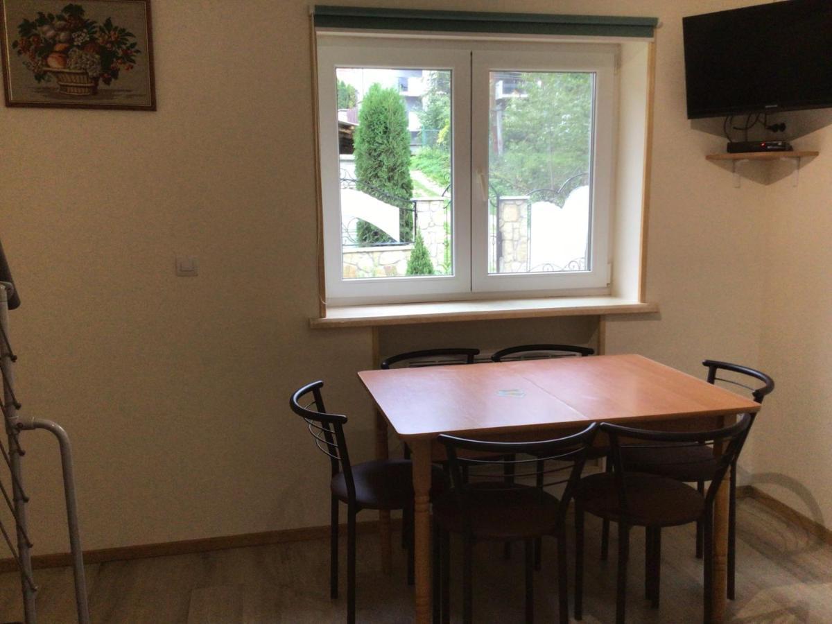 Рукавичка Yaremche Bagian luar foto